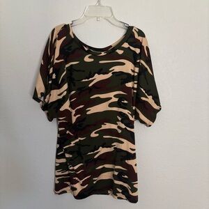Hybrid & Company Camouflage Crewneck Tshirt